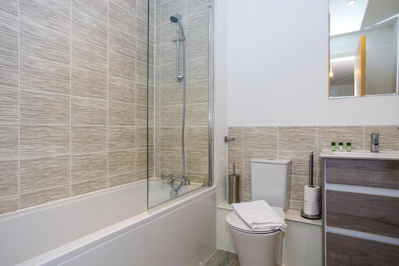 Contemporary 2 Bedroom Duplex In Salford Manchester Ngoại thất bức ảnh