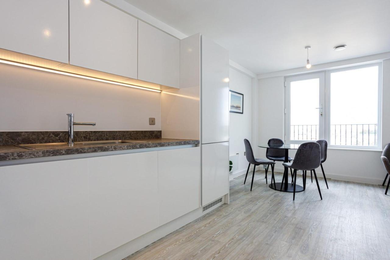 Contemporary 2 Bedroom Duplex In Salford Manchester Ngoại thất bức ảnh