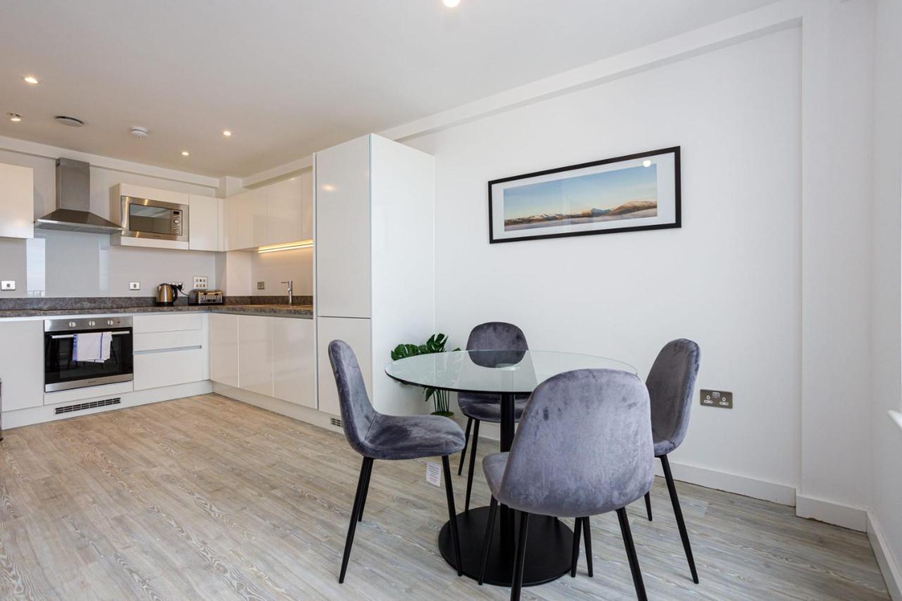 Contemporary 2 Bedroom Duplex In Salford Manchester Ngoại thất bức ảnh
